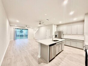 1156 Crk Vly Ct in Brandon, FL - Building Photo - Building Photo