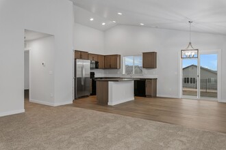 2917 N Coral Fls Ave in Kuna, ID - Foto de edificio - Building Photo