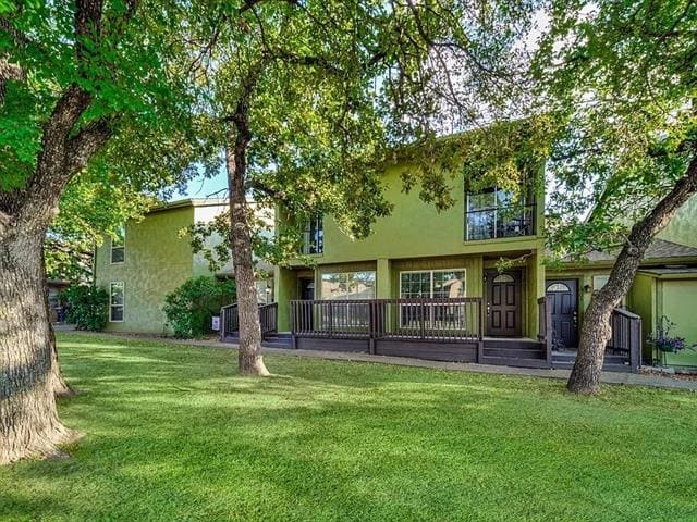 1901 Kingswood Ct in Denton, TX - Building Photo