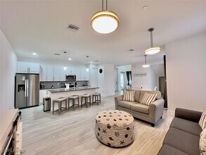 5865 Shell Cove Drive in Cape Coral, FL - Building Photo - Building Photo