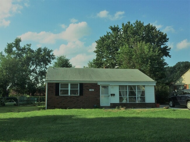 property at 382 Kingwood Rd