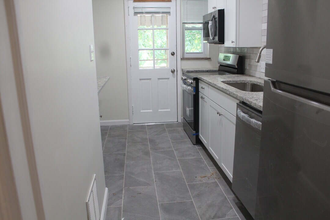 1448 Elmwood Ave, Unit A in Columbus, OH - Building Photo