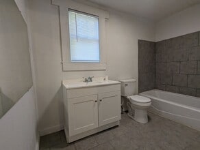 2403 Division St in Texarkana, AR - Building Photo - Building Photo