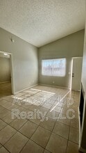403 E Thoroughbred St in Tucson, AZ - Foto de edificio - Building Photo
