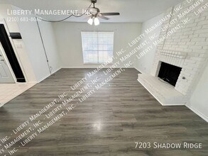 7203 Shadow Ridge in San Antonio, TX - Building Photo - Building Photo