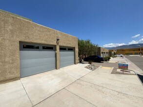 1663 Bull Lea Dr SE in Albuquerque, NM - Building Photo - Building Photo