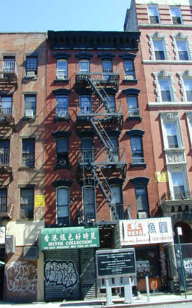 160 E Broadway in New York, NY - Building Photo - Building Photo