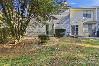 6113 Windsor Gate Ln in Charlotte, NC - Building Photo - Building Photo