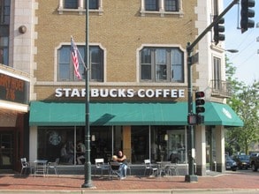 101-105 E Main St in St. Charles, IL - Building Photo - Building Photo
