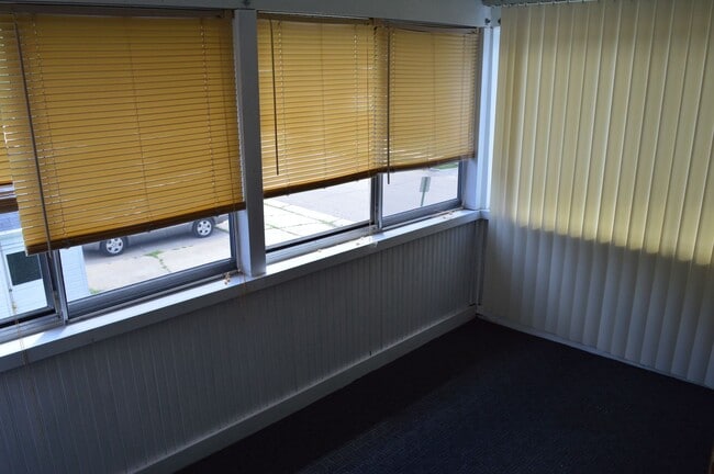 216 Oak St in Neenah, WI - Building Photo - Building Photo