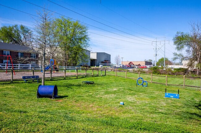 Charleston Hall in Smyrna, TN - Foto de edificio - Building Photo