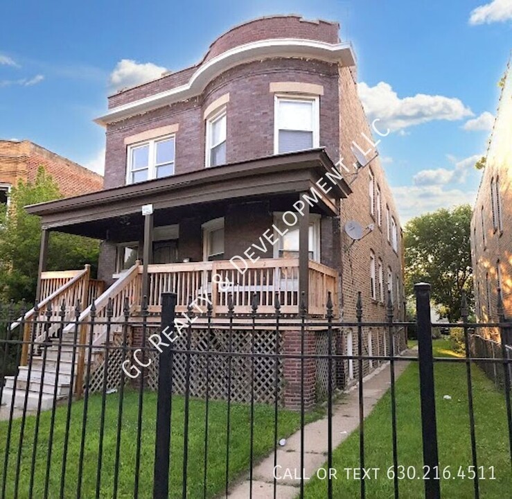 7615 S Emerald Ave in Chicago, IL - Foto de edificio