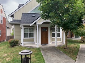 16511 33rd Ave W in Lynnwood, WA - Building Photo
