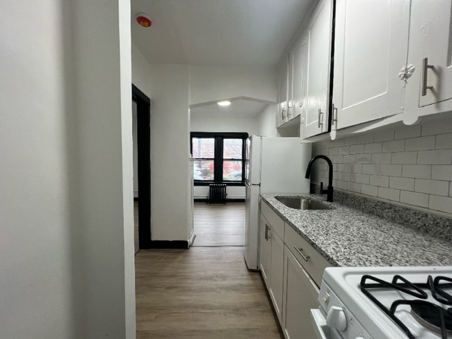 1411 Roycroft Ave in Lakewood, OH - Building Photo - Building Photo