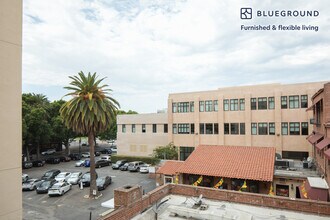 25 S Oak Knoll Ave in Pasadena, CA - Building Photo - Building Photo