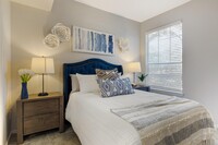 Keystone Falls Apartments in Dallas, TX - Building Photo - Building Photo