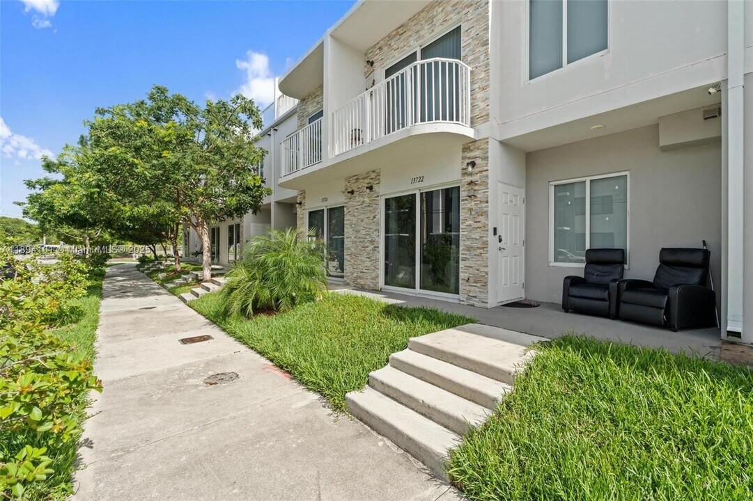 13722 SW 259th St in Homestead, FL - Building Photo