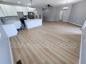 1162 W Ewing St in Clinton, IN - Building Photo - Building Photo