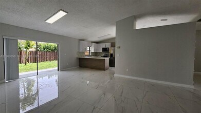 14470 SW 96th Terrace in Miami, FL - Building Photo - Building Photo