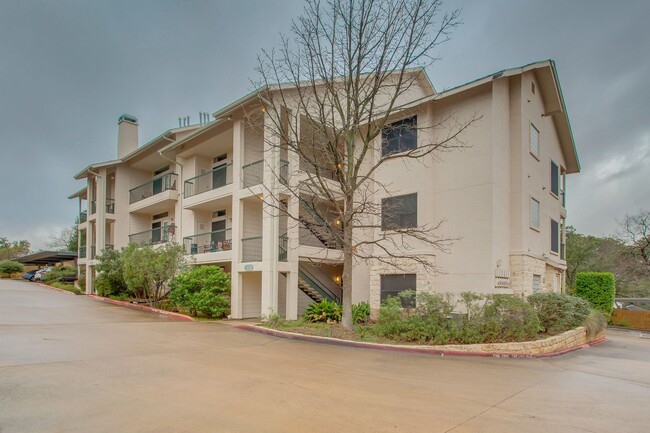 2209 Hancock Dr