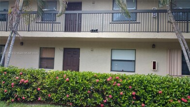 10007 Winding Lake Rd in Sunrise, FL - Building Photo - Building Photo