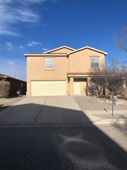 5841 Sandoval Dr NE in Rio Rancho, NM - Building Photo