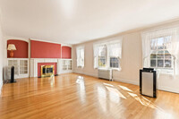 1272 Beacon St, Unit 8 in Brookline, MA - Foto de edificio - Building Photo