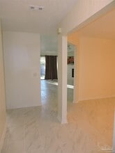 1913 Gulf Bay Ln in Pensacola, FL - Foto de edificio - Building Photo