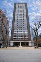 360 W Wellington Ave, Unit 5e in Chicago, IL - Building Photo