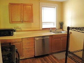 107 Dryden Rd, Unit 2 in Ithaca, NY - Foto de edificio - Building Photo