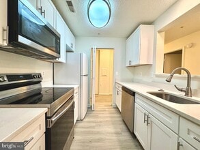 12901 Churchill Ridge Cir in Germantown, MD - Building Photo - Building Photo