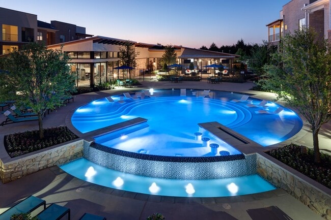 Lantower Legacy Lakes in Lewisville, TX - Foto de edificio - Building Photo