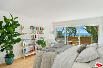 23918 De Ville Way in Malibu, CA - Building Photo - Building Photo