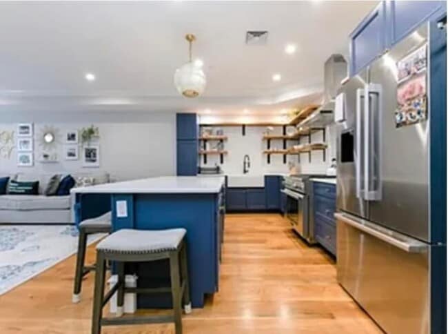 388 W 4th St, Unit 3