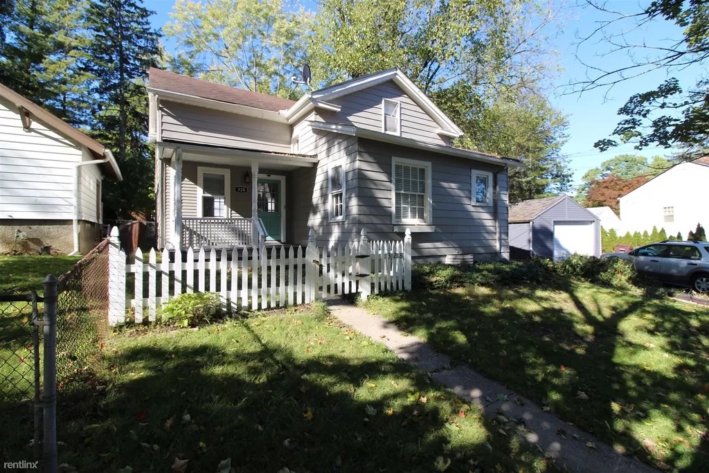 328 Crest Ave in Ann Arbor, MI - Building Photo