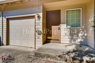3901 SW Pinewood Way in Beaverton, OR - Building Photo - Building Photo