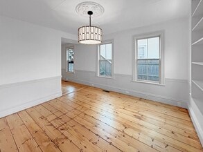 57 Lime St in Newburyport, MA - Building Photo - Building Photo