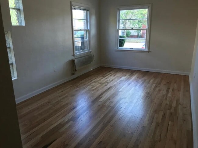 property at 1225 Chemeketa St NE