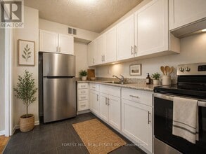 470 Sentinel Rd in Toronto, ON - Building Photo - Building Photo