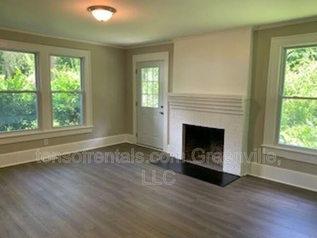 8863 Warren H Abernathy Hwy in Spartanburg, SC - Foto de edificio - Building Photo