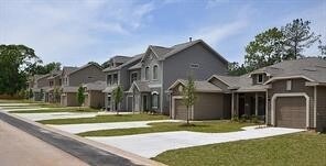 64 Woodland Hills Dr, Unit B in Conroe, TX - Building Photo - Building Photo