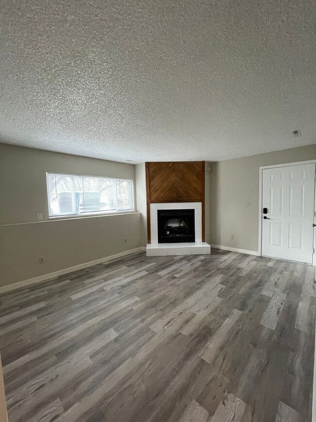 property at 435 W Van Buren St