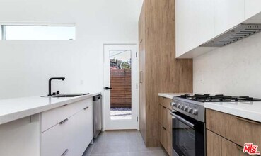 1332 Silver Lake Blvd in Los Angeles, CA - Building Photo - Building Photo