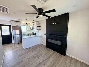 1447 E Mountain View Rd in Phoenix, AZ - Building Photo - Building Photo