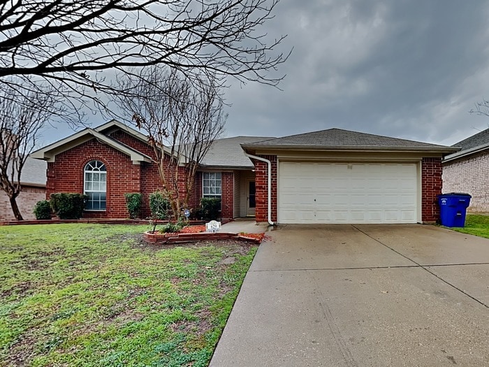 629 St Eric Dr in Mansfield, TX - Building Photo