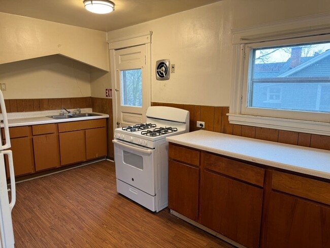 property at 515 W Franklin St