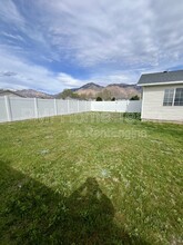 427 Downs Dr in Ogden, UT - Building Photo - Building Photo