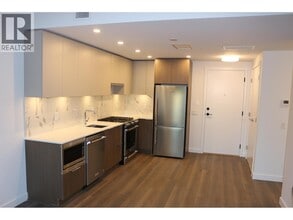 648 Lea Ave in Coquitlam, BC - Building Photo - Building Photo