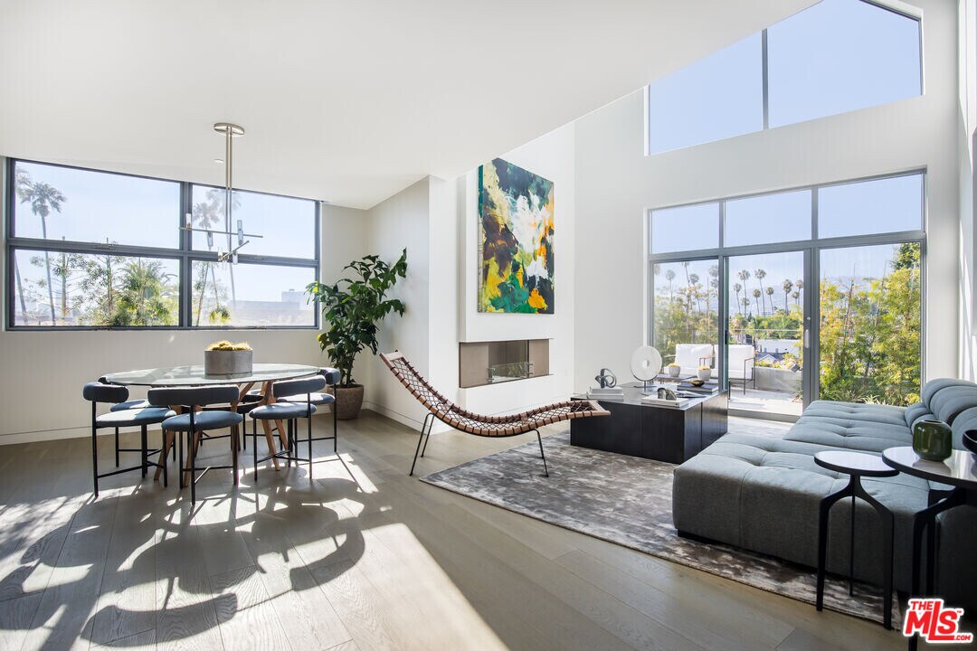 8600 Wilshire Blvd in Beverly Hills, CA - Building Photo