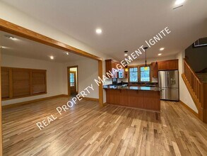 453 S Pine St in Sisters, OR - Building Photo - Building Photo